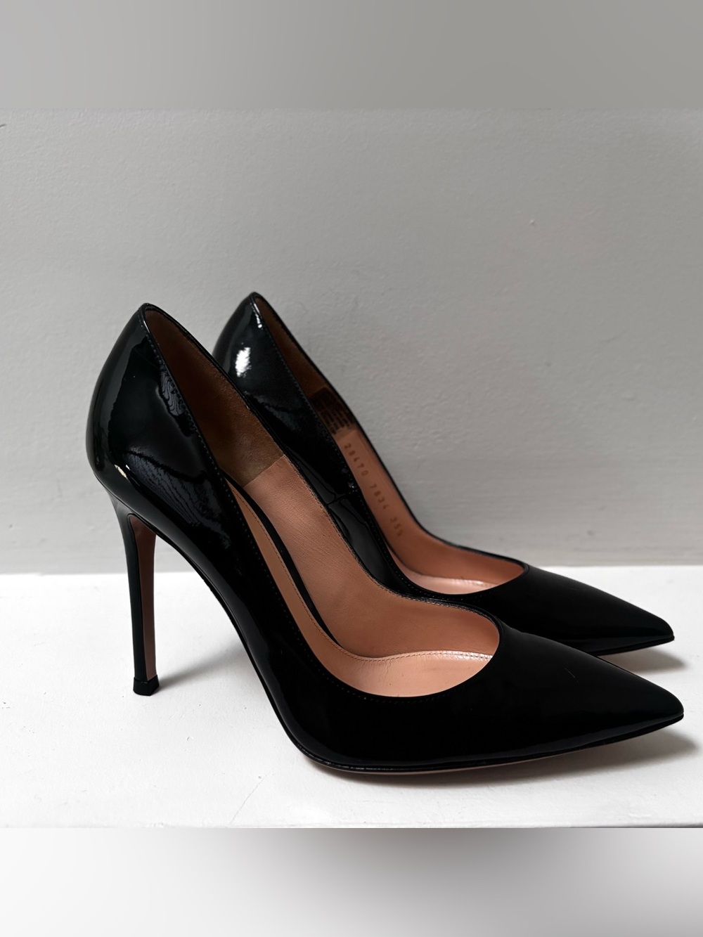 Gianvito Rossi Black Patent Leather Pointed Toe Stiletto Pumps EU 35.5